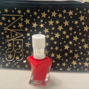 Essie Gel Couture Polish Step One in ‘Rock the Runway, # 270